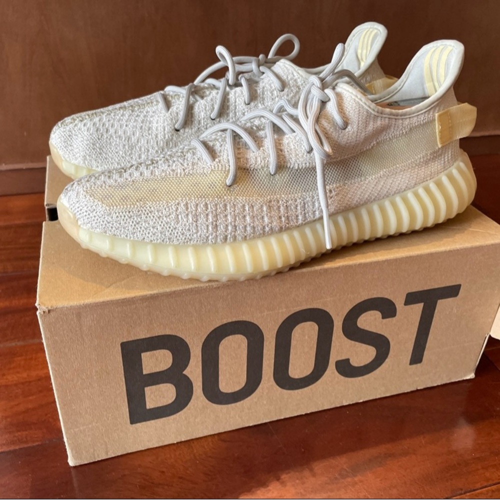 adidas Yeezy Boost 350 V2 Light Men's Size 11 GY3438 (box not included)